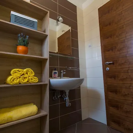 Appartement Apartman S Bazenom U Centru
