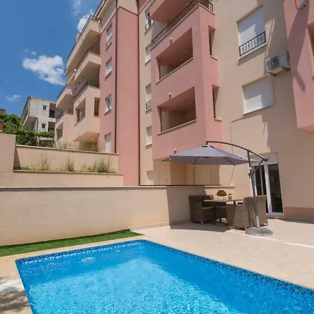 Apartman S Bazenom U Centru Appartement *