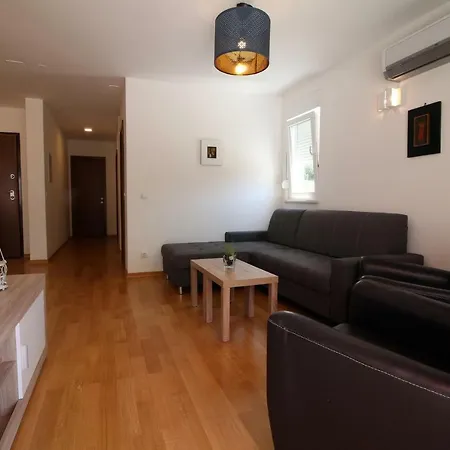 Apartman S Bazenom U Centru Appartement *