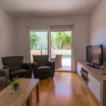Apartman S Bazenom U Centru *