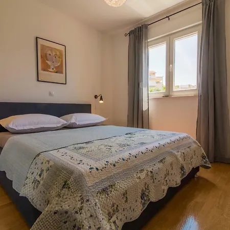 Apartment Apartman S Bazenom U Centru *