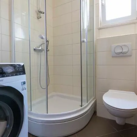 Apartman S Bazenom U Centru