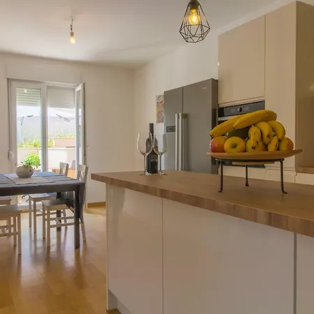 Apartment Apartman S Bazenom U Centru